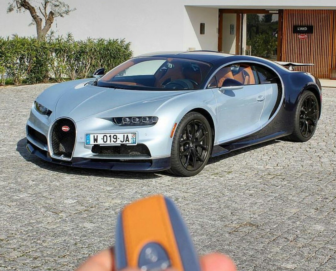 iamfuda's tweet photo. جود نايت💔
#chirons #Bugatti https://t.co/zpYLdI9X0Q