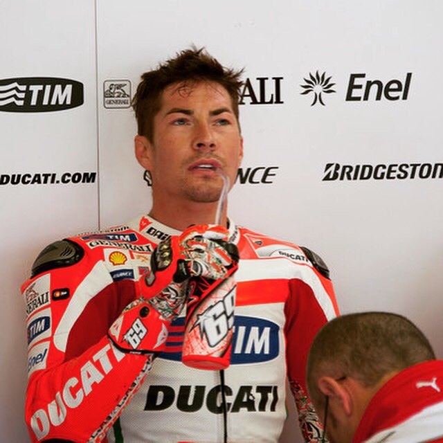 Rush_Bruno's tweet photo. Descansa en paz campeón! 🙏🏼 @NickyHayden #NickyHayden #NickyHayden69 #Nickyforever https://t.co/GSdUeVb4mx