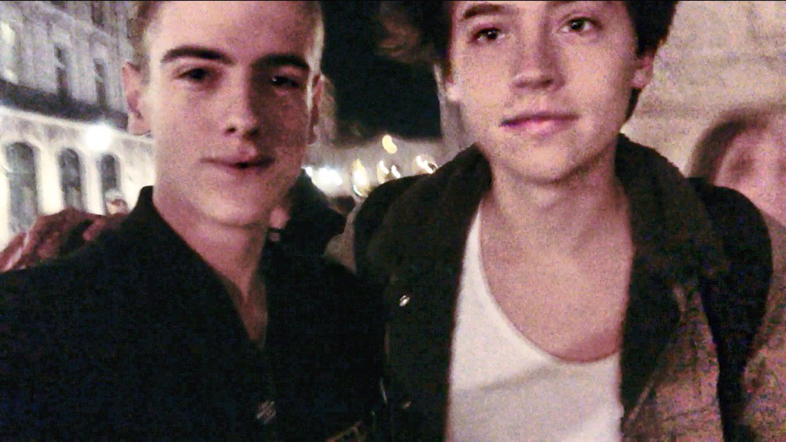 PopFloow's tweet image. 🎬🤴🏼~ Saw this guy tonight in Paris ! @colesprouse .

#Riverdale #ColeSprouse #jughead… instagram.com/p/BUaXAfiBB7a/