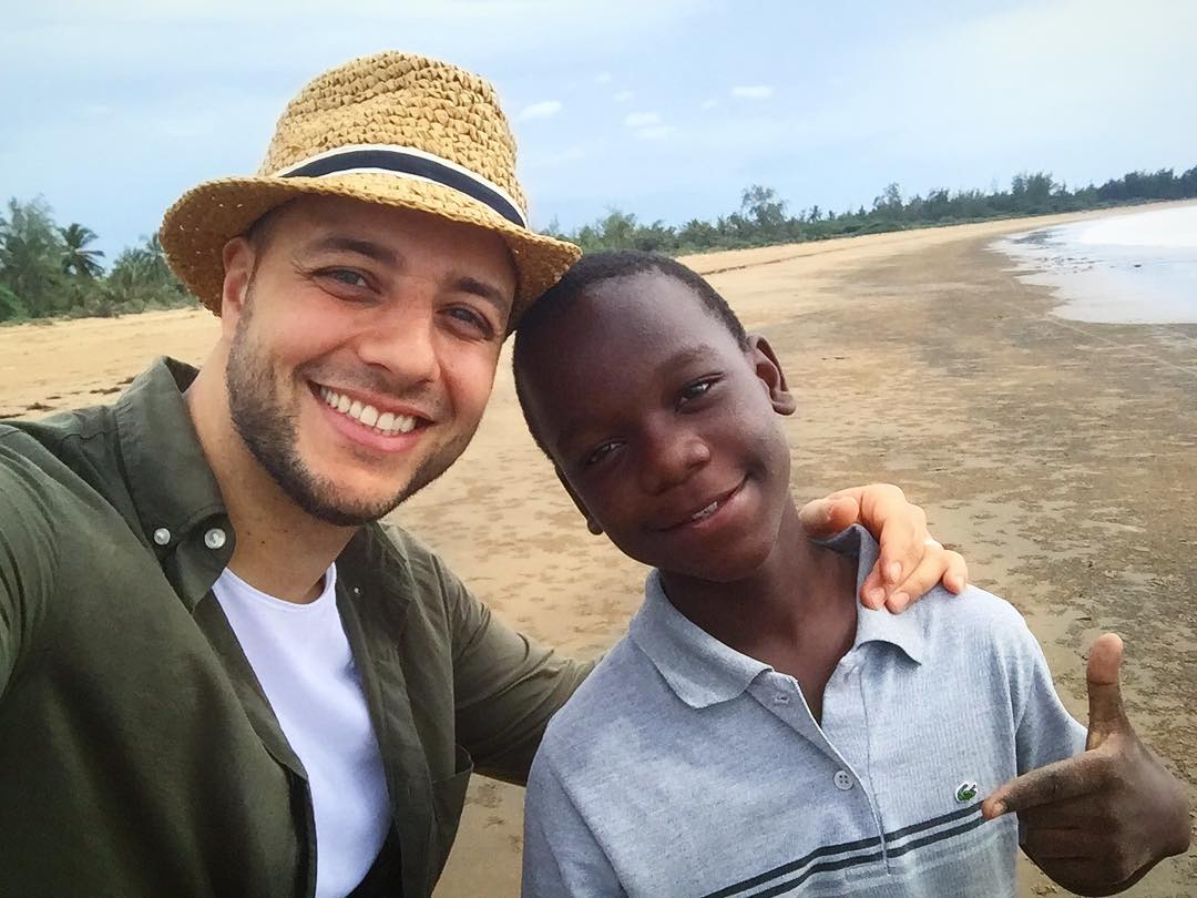 MaherZains's tweet photo. The star of the music video with #MaherZain 😁👍🏼 #melindi #kenya https://t.co/Dk5noeoLmD