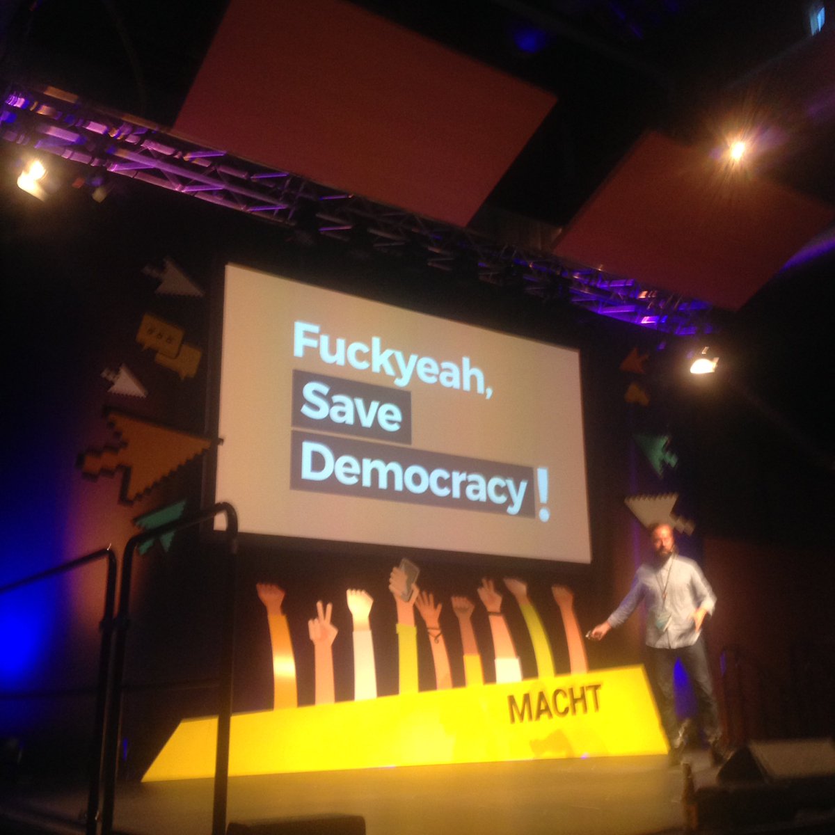 lahaya_beach's tweet photo. @presentationpnk Guck ;) #wemoda https://t.co/7AwACI00zh