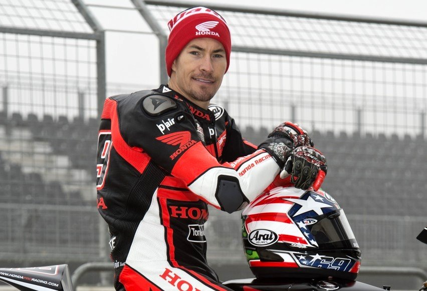 AutoMotoNews_'s tweet photo. Muore dopo 5 giorni di coma #Hayden. Sotto choc il mondo dello sport. Avrebbe compiuto 36 anni a luglio. Ciao Nicky! https://t.co/SimnOOK0XC https://t.co/IgPzzXTceH