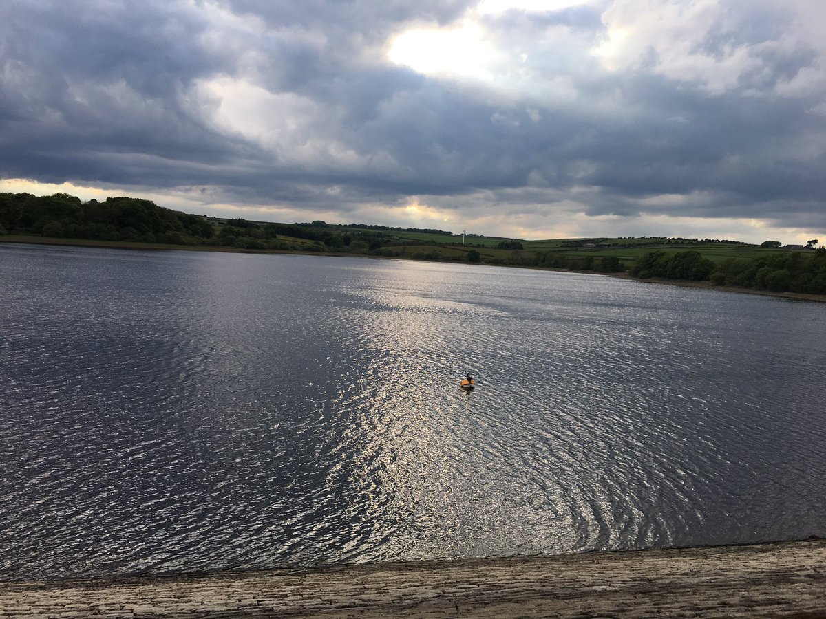 Holmfirth WI Pratty Flowers💙 tweet media