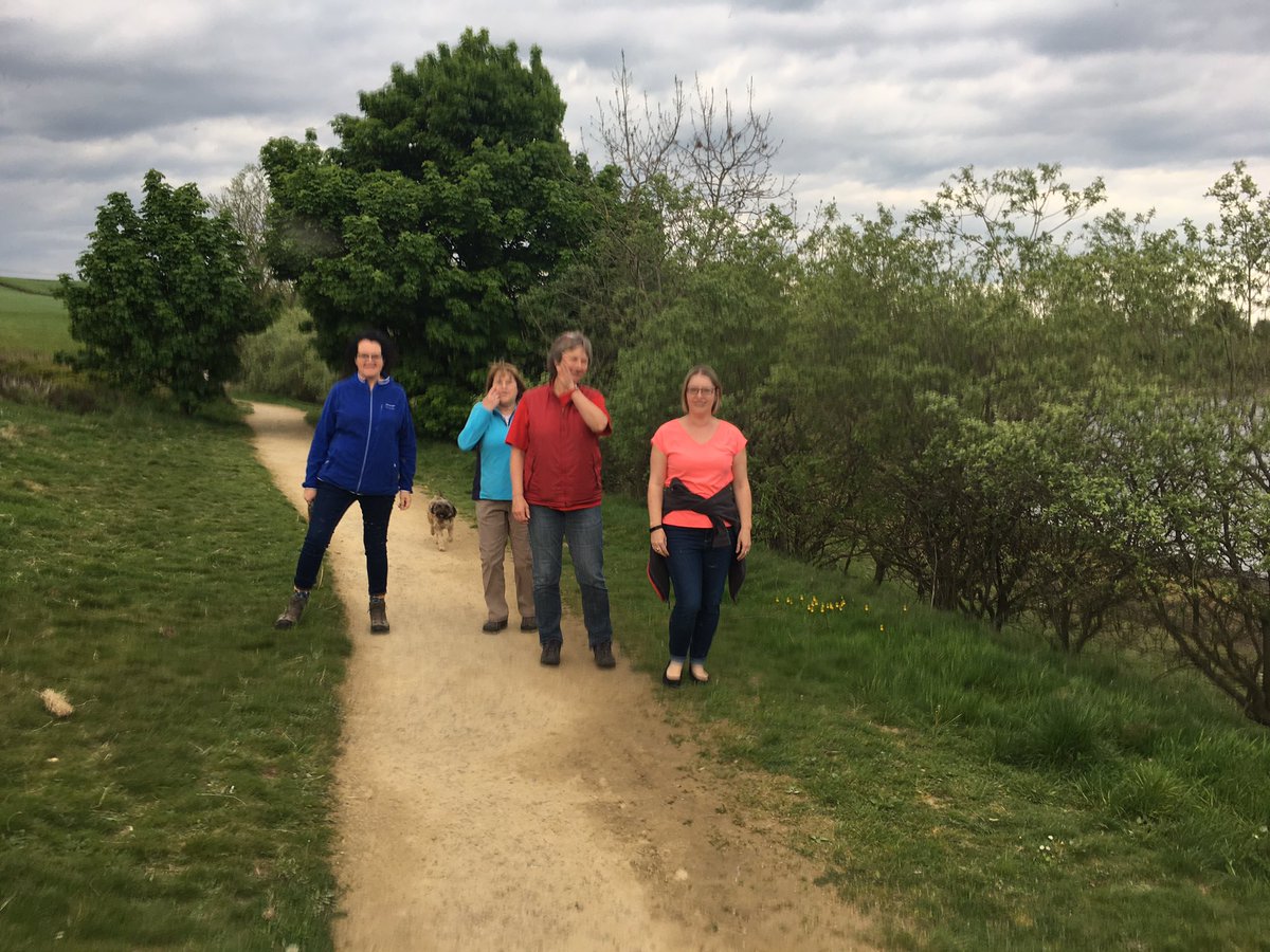 Holmfirth WI Pratty Flowers💙 tweet media