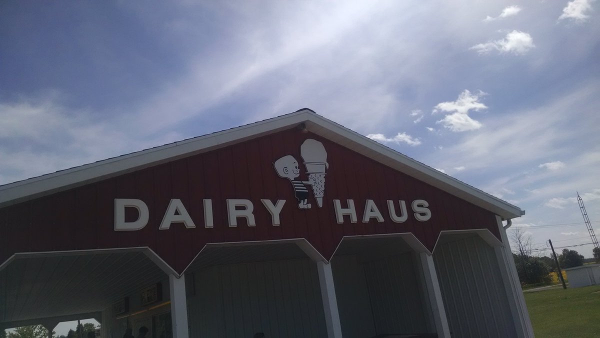 Hockeyfan_52's tweet image. Ada Dairy House #baseballicecream