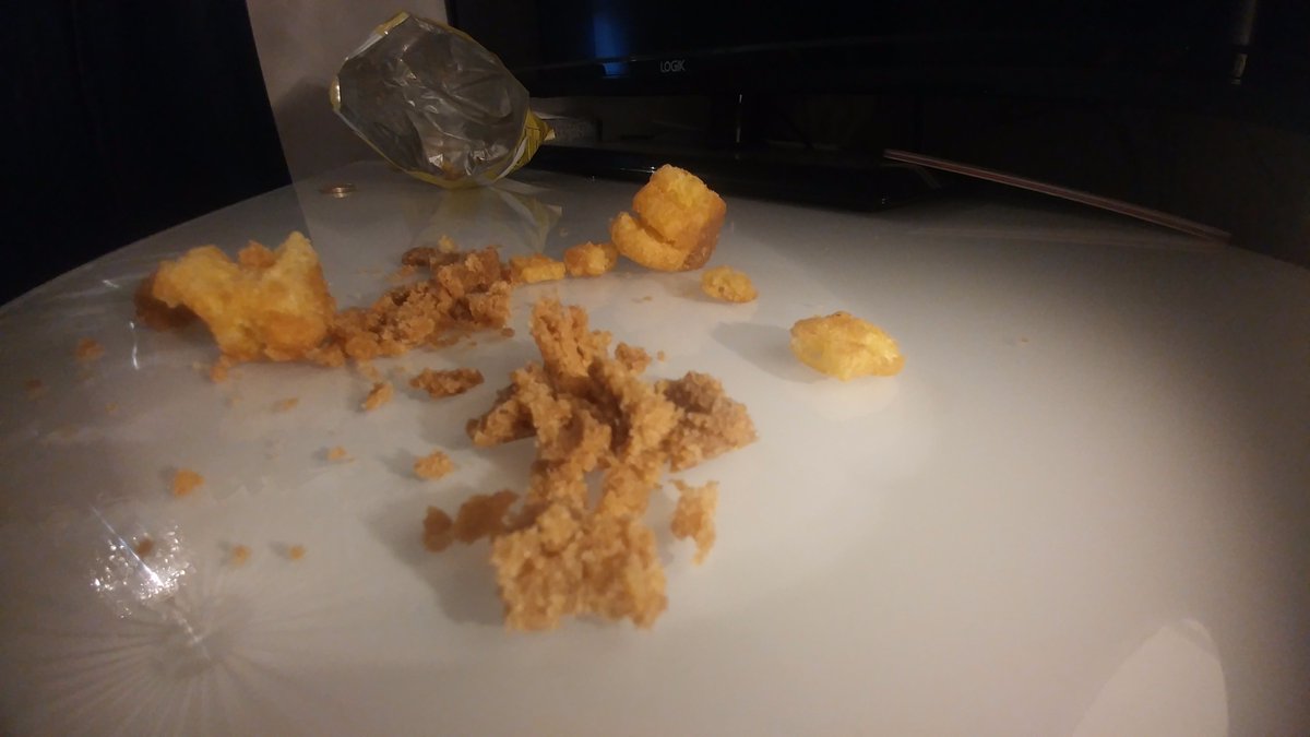 RyanMedleyUK's tweet photo. @walkers_crisps The contents of the bag. https://t.co/0HjiCGfsET