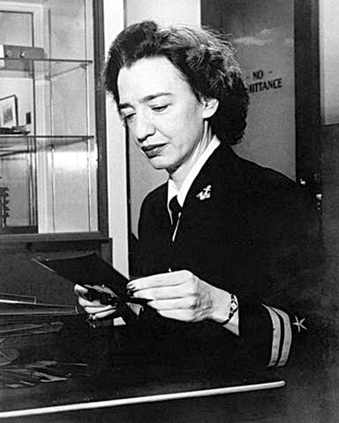 wasabirabbit's tweet photo. New Yorker, Rear Admiral Grace M. Hopper was a pioneer in the field of computer science. #WRFleetWeek #FleetWeekNYC https://t.co/6IUOZE6lyH