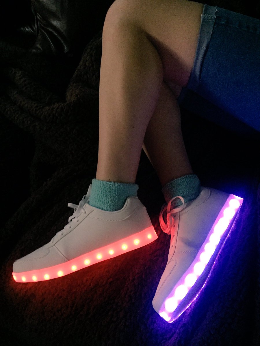 Thanks so much <a href="/BrianCondenanza/">Brian Condenanza</a> for my <a href="/FluoShoes/">Fluo Shoes</a> !! They're awesome!! 🌈🌟Kx