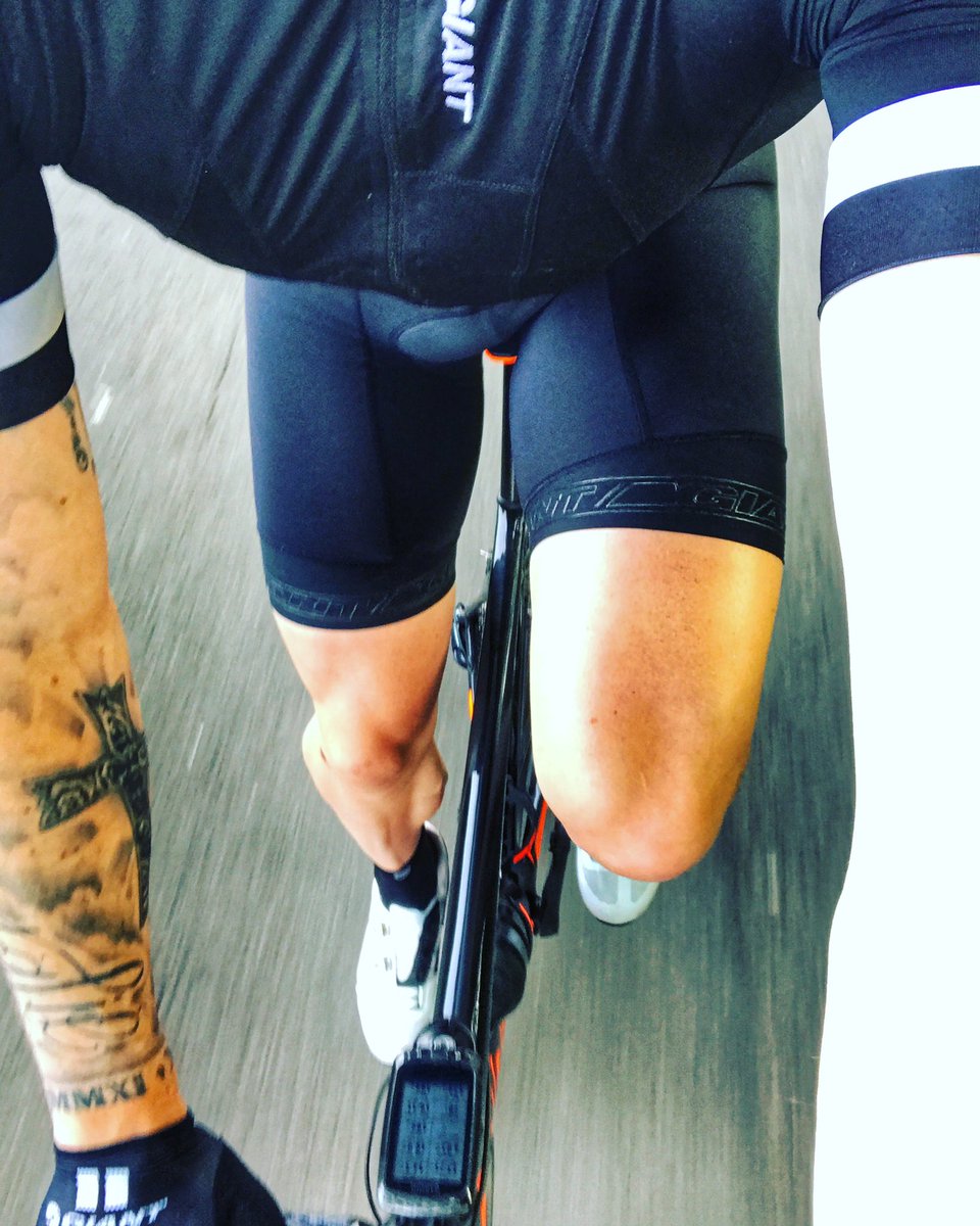 Short sleeves tonight!! ☀️☀️☀️ <a href="/GiantLeamington/">Giant Leamington Spa</a> 💪🏼