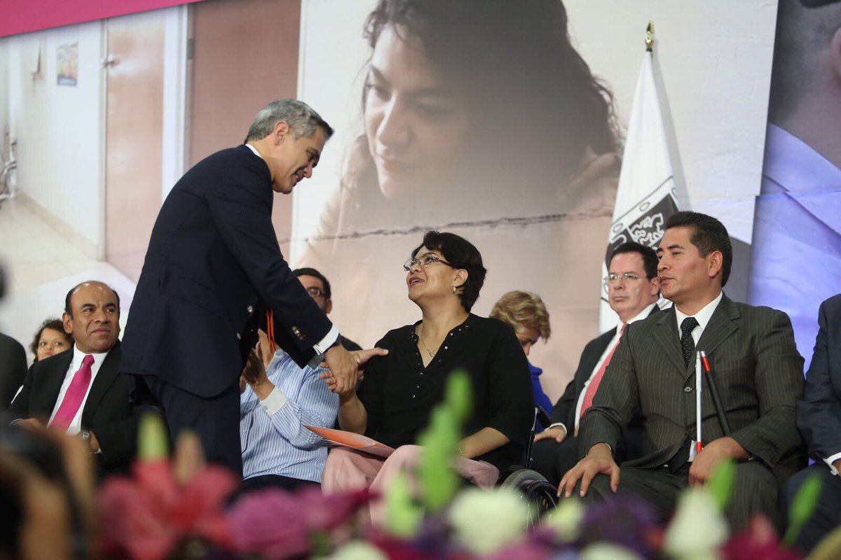 ManceraMiguelMX's tweet photo. Llevamos a cabo la 2ª fase del programa para integración al desarrollo de las y los trabajadores de @GobCDMX con discapacidad #mm https://t.co/jPhhh63XGB