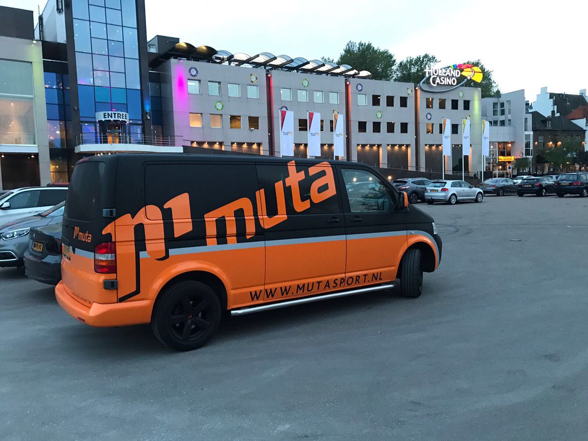 MutaSport's tweet photo. Volop actie bij de buitendienst! Onze auto's vandaag gespot? Vele kilometers gemaakt, uitstekende afspraken. #sportkleding #A-merken #muta https://t.co/YADrotuqDj