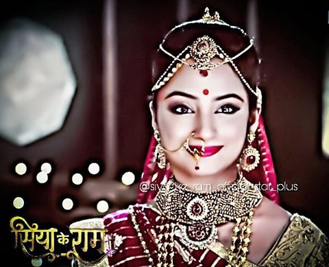 siyakeram345's tweet photo. @_madirakshi as #Mandodari! 
#Madirakshi #MadirakshiMundle #Lanka #SiyakeRam #SKR #SKRForever https://t.co/51FL1SLfna