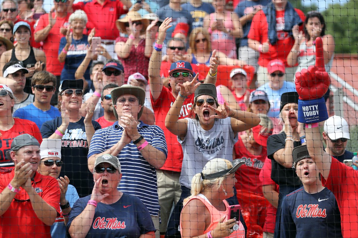 MoriahMcKenna's tweet photo. nothing makes me happier than cheering on #4 https://t.co/65OsPz0MZU