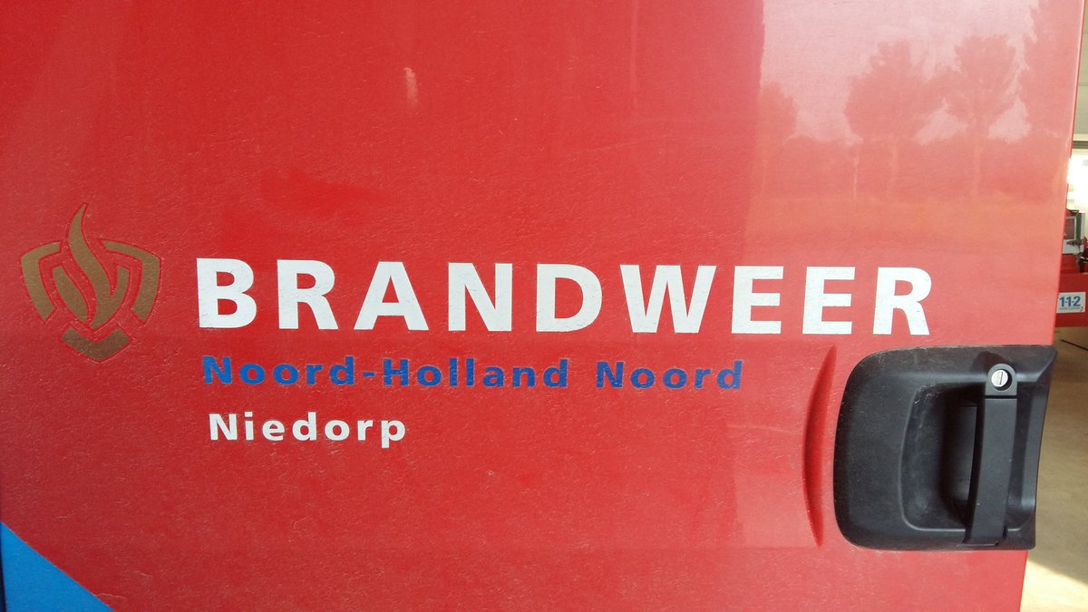 Jan_Idema's tweet photo. Vanavond de twee nieuwe postcommandanten @PMens73 en @ArnovanBerkel1 van post Winkel @vrnhn geïnstalleerd, daarna oefening bij De Mafkikker! https://t.co/yQlDIGTB4h