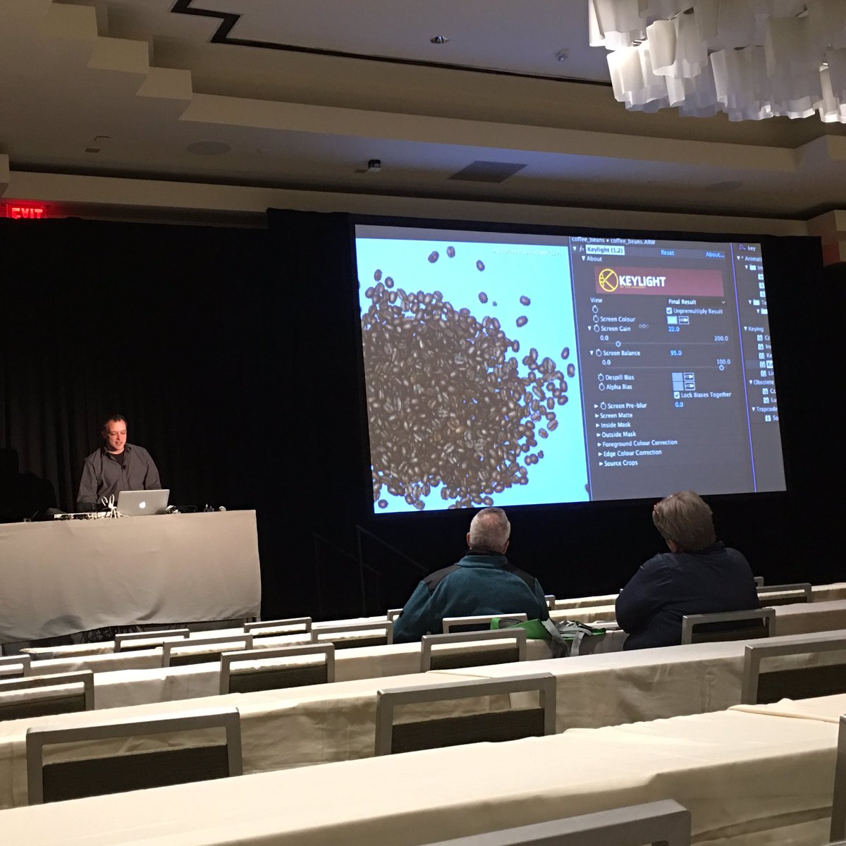 pancakegravy's tweet image. The keylight tip from @chrisconverse will DRAMATICALLY change my workflow life. Thank you!! @CreativeProse #CProWeek