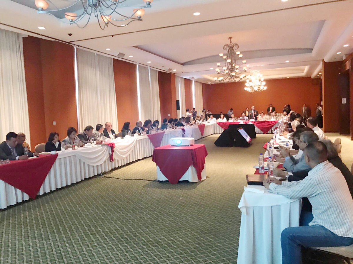 MartinDeLaCruzG's tweet photo. Acompañe a nuestro lider nacional Sen @IsaiasSiCumple en una importante reunión de trabajo con la @congregacion_mt https://t.co/HG6tKVjP4Y