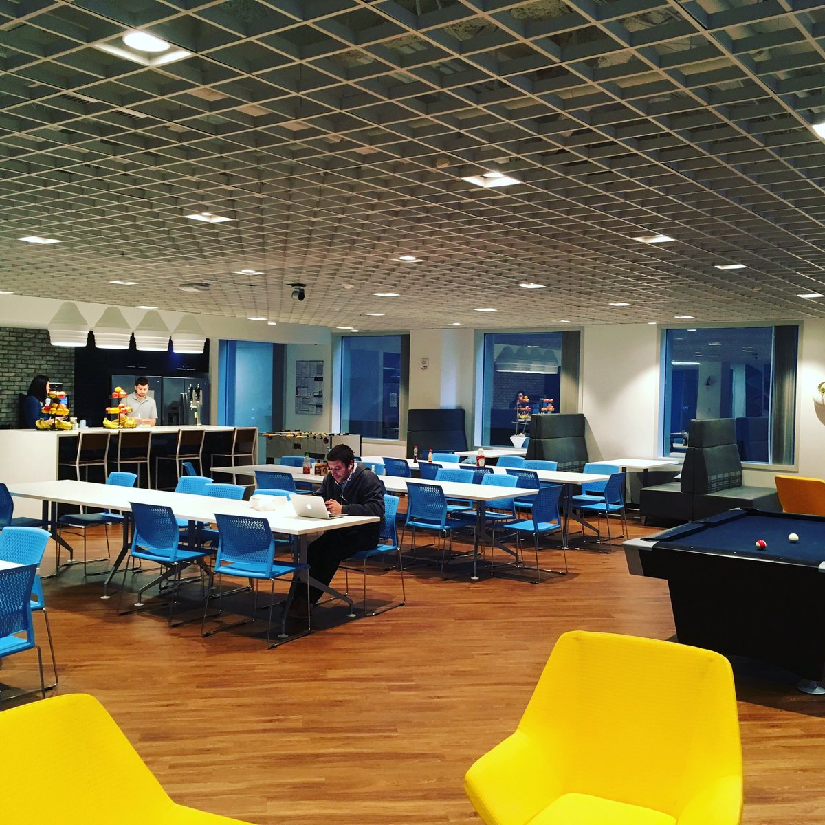 illuminHQ's tweet photo. #content sessions today at the @visiblemeasures headquarters in #Boston! #workspaces #connectintelligently https://t.co/A0XoNHRCkj