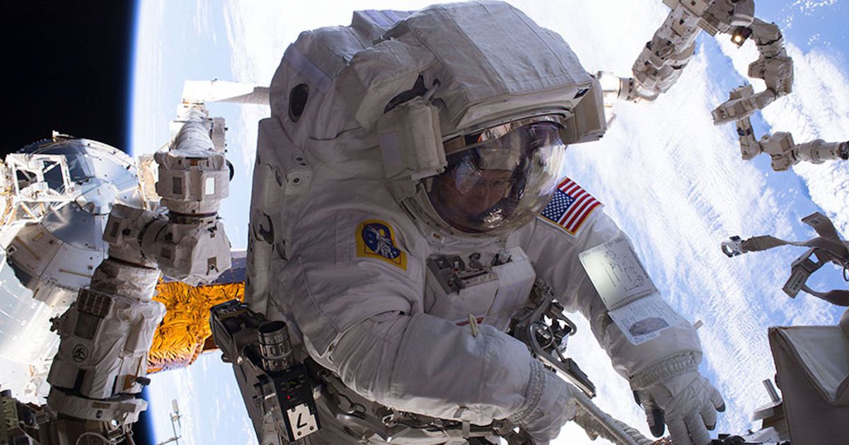 toggltime's tweet photo. Astronauts to go on 'contingency' spacewalk to fix Space Station https://t.co/52HiIeI3xG #Newsy #UsWorld #Space https://t.co/eBccOONuPk