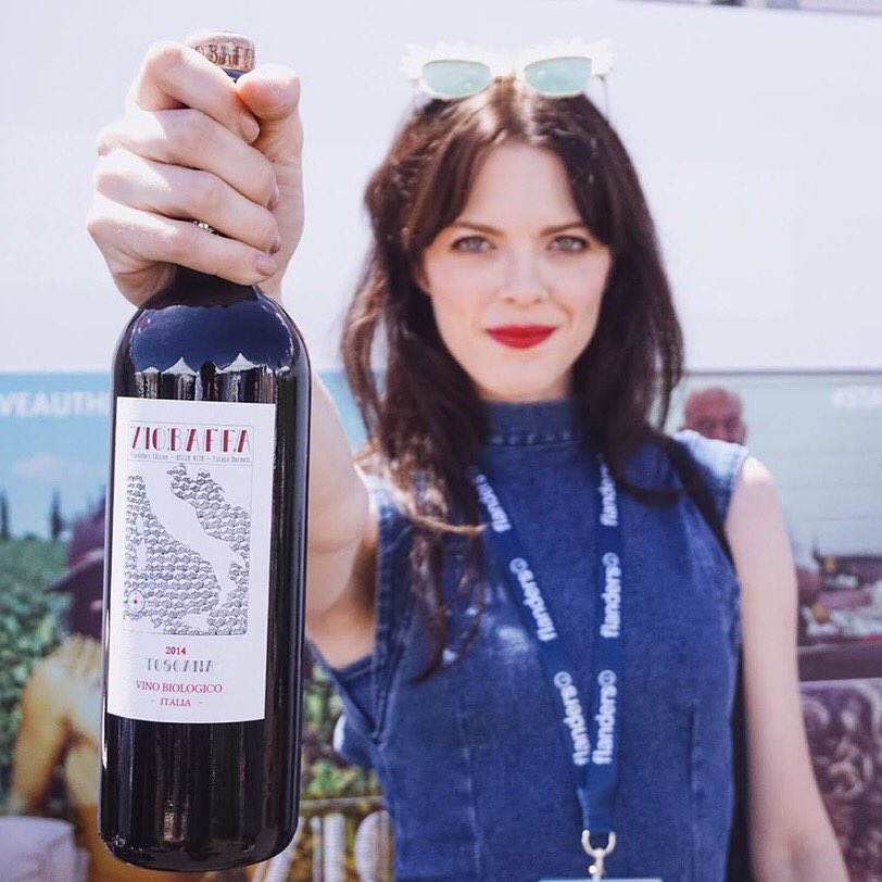 ZIOBAFFA's tweet image. Red is the magic color 🍷⚡️🍷 @sineadcurry making time to #STAYZIO at @Festival_Cannes. #FestivaldeCannes #AmPav #MeetMeAtThePavilion