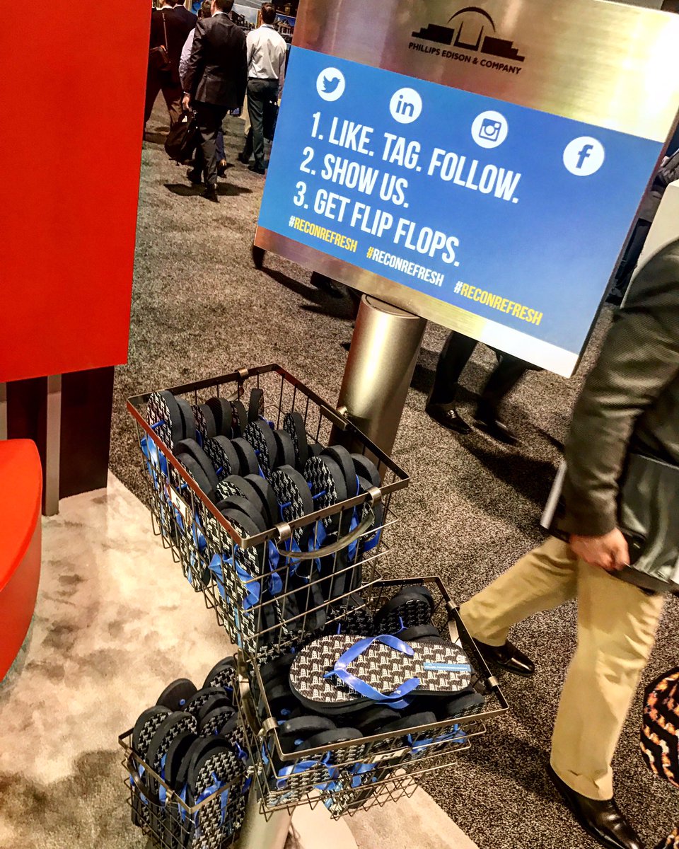 BlauJournal's tweet photo. Follow @PhillipsEdison and pick up a #free comfy pair of #sandals! #233 Q Street.  #conventioncasual #phillipsedison #reconfresh #icsc2017 https://t.co/xrJb8cFlAX
