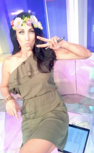 FansMoni_gt's tweet photo. Feliz inicio de semana #MoniFans en compañía de la guapa @monicanoguera 💋💄 https://t.co/8P6Efcvz0a