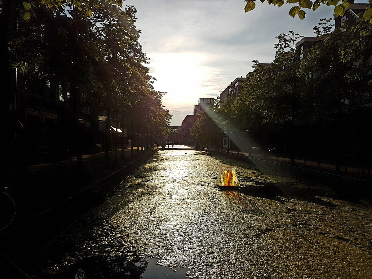 Na weer een heerlijke warme dag gaat de zon weer onder. Zo ook hier in Almere Haven. #Almere #MooiAlmere