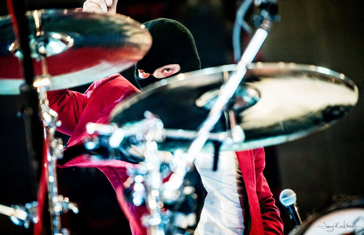 JKirkmanPhoto's tweet photo. A couple of my favorite concert photos Ive taken. Twenty One Pilots / 2.25.17 @twentyonepilots #twentyonepilots #concertphotography https://t.co/y4JBs8rKNq
