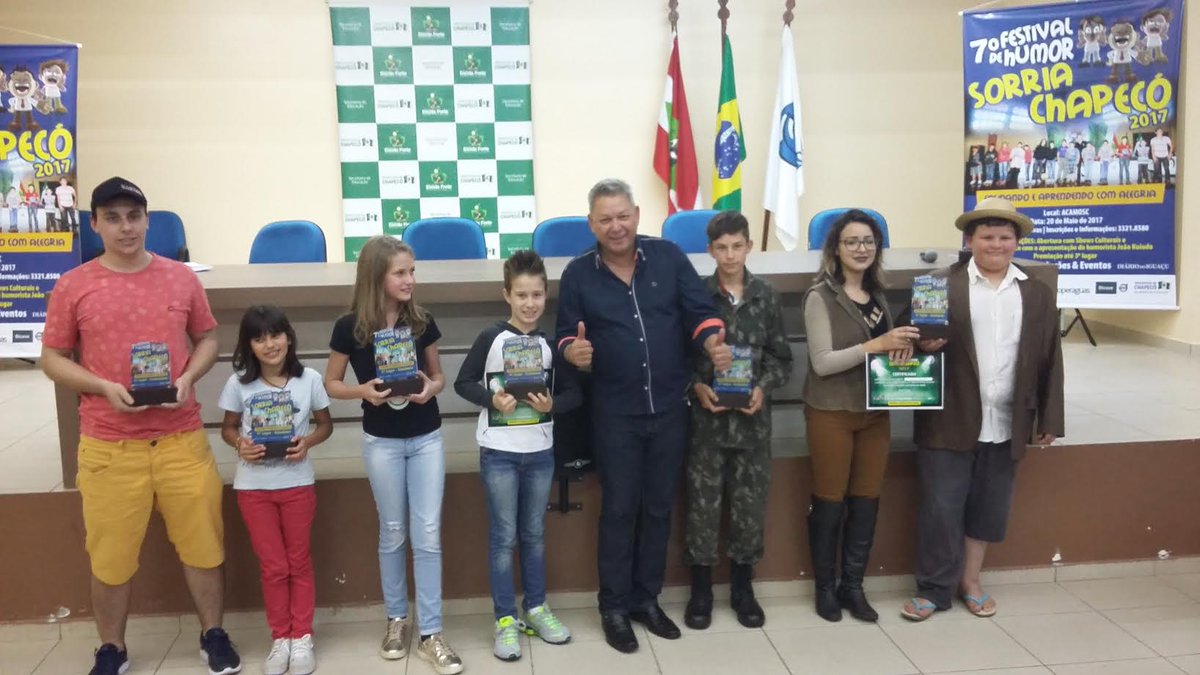 PoderCanal's tweet image. Mais trinta apresentações artísticas marcaram o Festival de Humor-Sorria Chapecó, no final de semana. canaldopoder.com.br @JoaoKuiudo