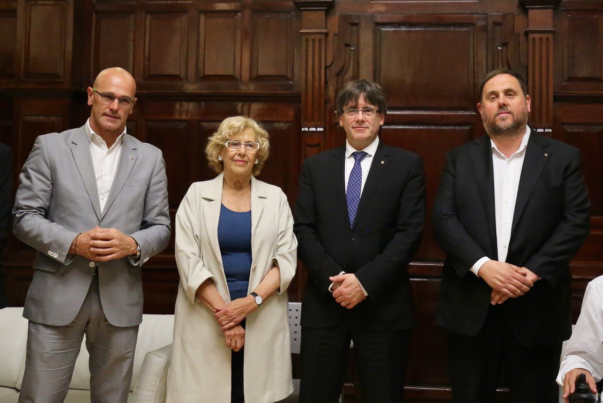 RipollRafa's tweet photo. La izquierda quiere destruir España,
la derecha saquearla.
España ya no se quiere, toca recuperarla. https://t.co/KOpX3iw3cH