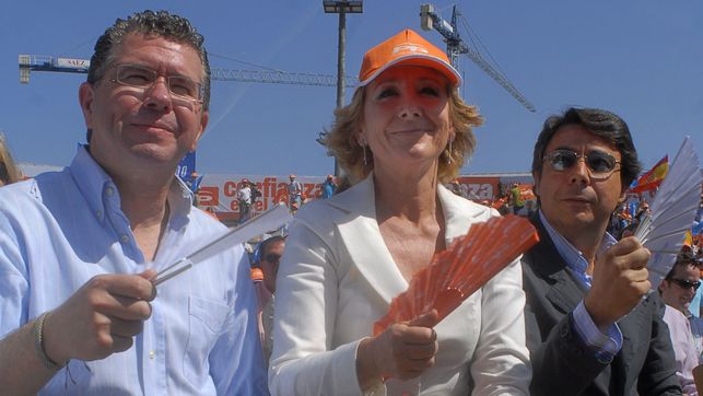 RipollRafa's tweet photo. La izquierda quiere destruir España,
la derecha saquearla.
España ya no se quiere, toca recuperarla. https://t.co/KOpX3iw3cH