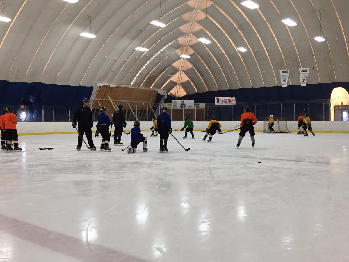 STARS_06's tweet photo. Back in the office preparing for @bostonshowdown and @MTLMeltdown https://t.co/Lit1gR1hMN