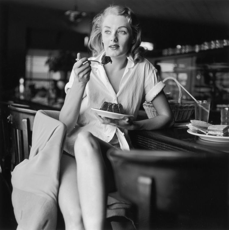 Sí, se pueden perder seis kilos en dos meses a pesar de tener una ajetreada vida social #cuerpo on.elle.es/2mRtHpU