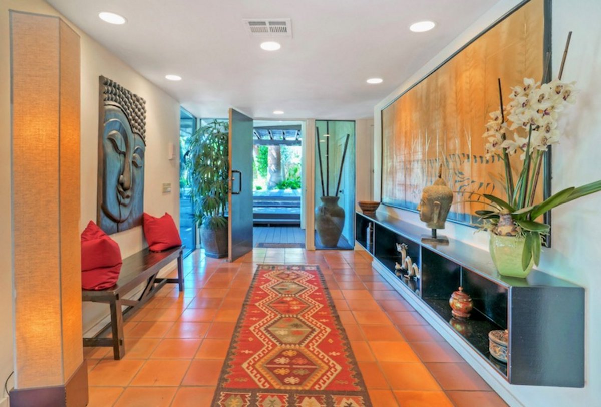 palmspringslife's tweet photo. This private, celebrity-owned estate in Palm Desert conjures the mood of an exotic, tropical retreat. https://t.co/ypxt1anCdY #realestate https://t.co/dXgg6rhuvn