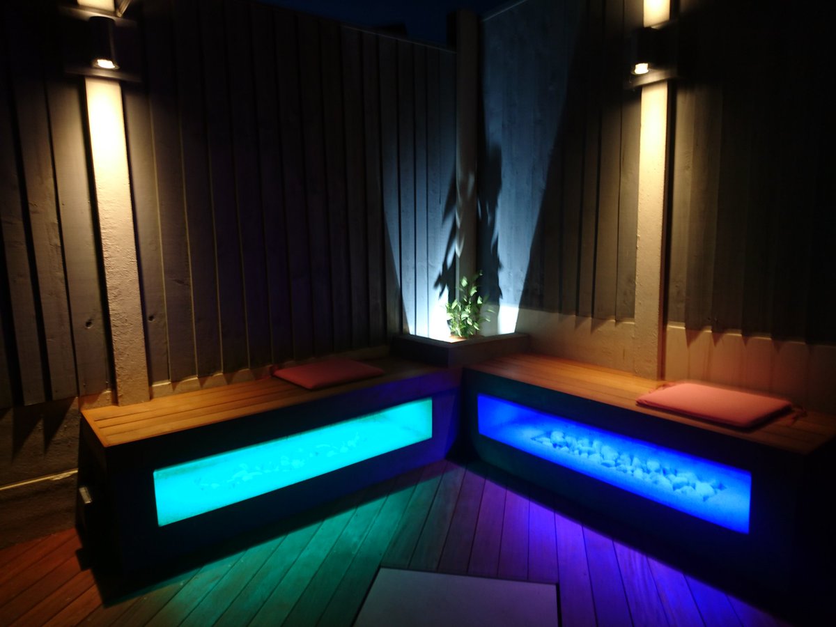 colin_phillips1's tweet photo. Garden lights @MichelleRenaud3 @its_ali_p in our Northrepps garden @AlbanyCoastal https://t.co/bsb2Fi0S7I