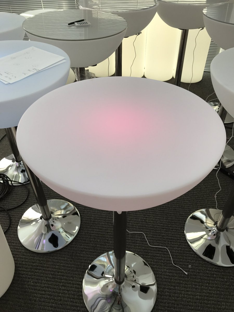 atomic2lighting's tweet photo. #ledtables @atomic2lighting https://t.co/VBt9zHOij3
