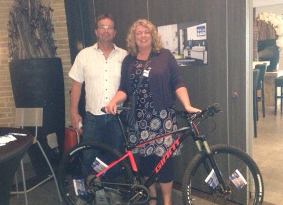 Vandaag een prachtige #Giant mountainbike gewonnen bij jaarvergadering Keukenspecialist <a href="/DERKREISnl/">DER KREIS Nederland</a>  <a href="/KS_keukens/">keukenspecialist.nl</a> #superblijmee