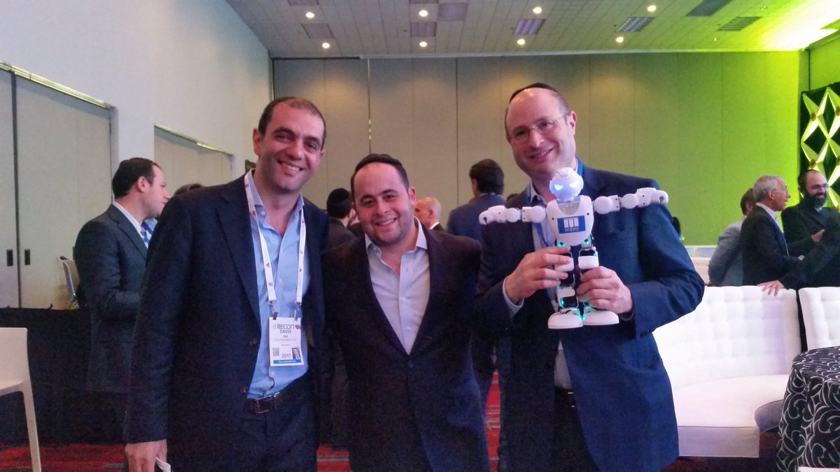 .<a href="/ZarPropertyNY/">David Zar</a>, left and <a href="/MeridianInvSale/">Meridian Inv Sales</a>'s Isaac Filler + Ralph Herzka at the Meridian lunch at #icscrecon