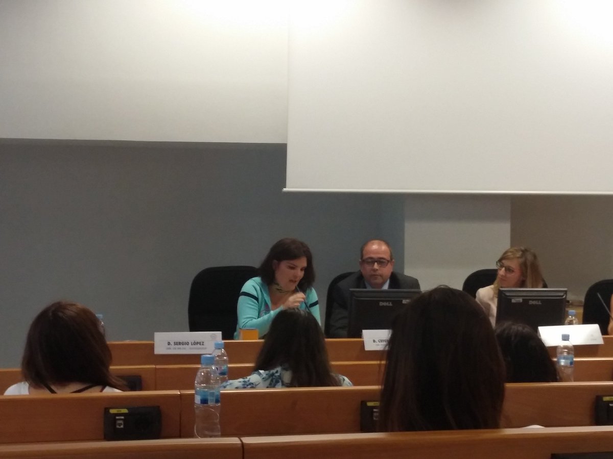 calguacilh's tweet photo. Fundación Inclusive y Susana aportando su experiencia en "lectura fácil", en las jornadas Dirsi Tranversa #Transversa2017 sobre la RSC. https://t.co/2FjOiJ8TNI