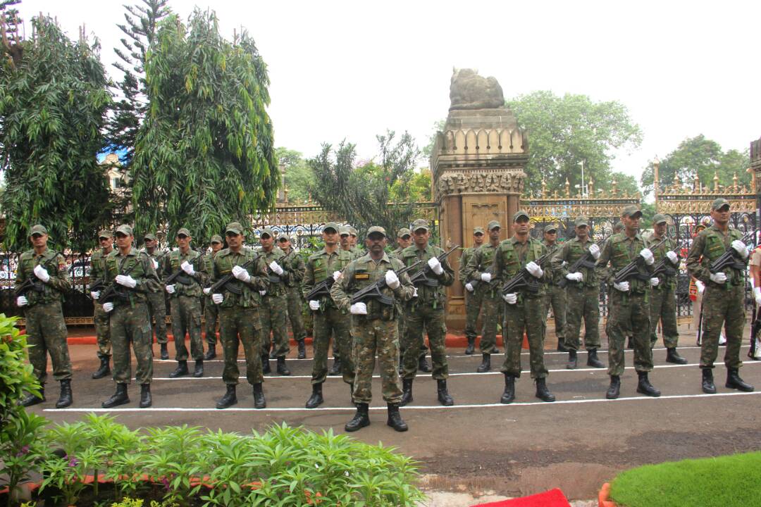 KarishmaRJ's tweet photo. The commandos of #RPF  get training in jungle warfare to take on naxals. @fpjindia 

https://t.co/VXmRAFWDDE https://t.co/K3BRTQQz7V