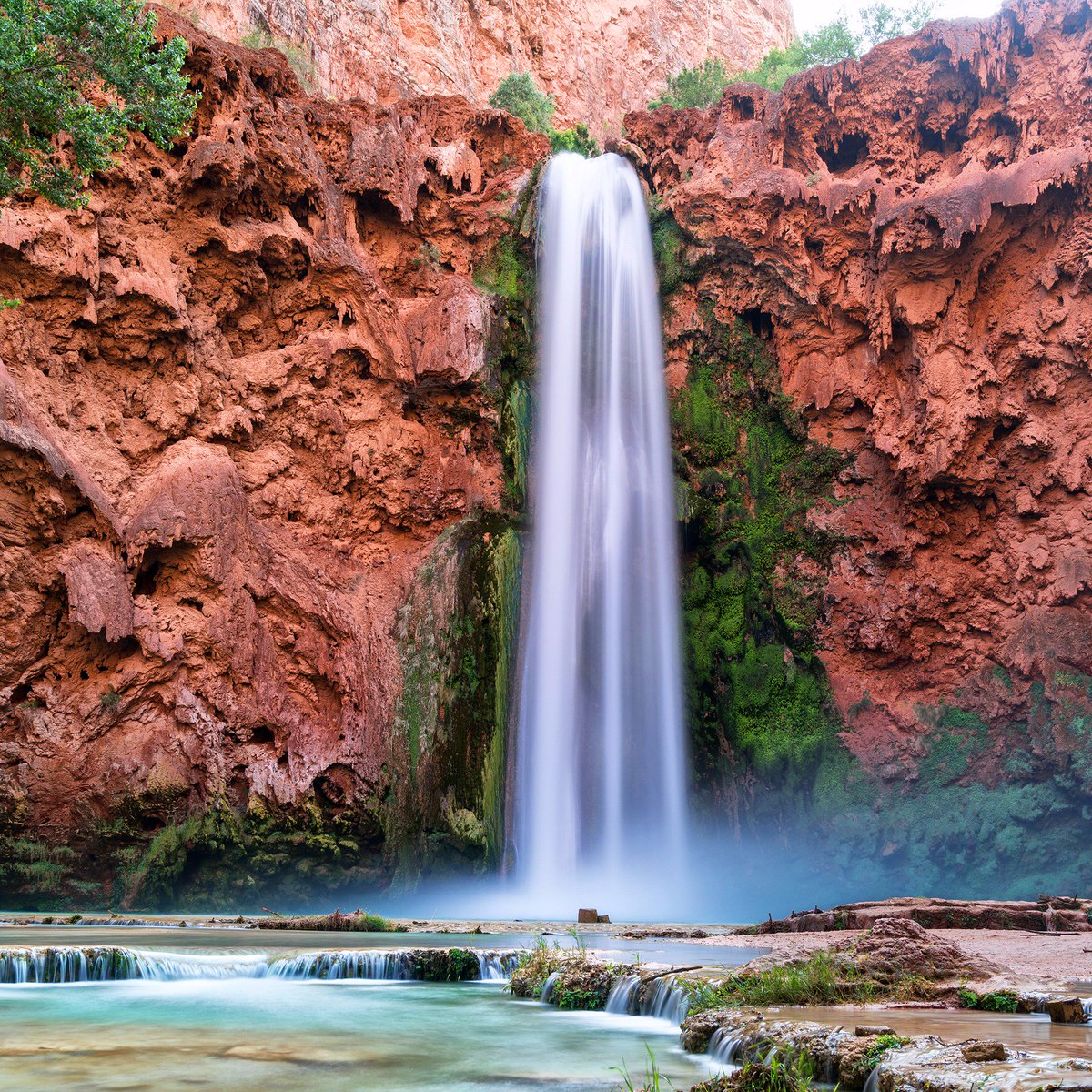 EscapingAbroad's tweet photo. On a 3-day, 25+ mile backpacking adventure with @justroughinit to the Grand Canyon's most epic location - Havasupai Falls and Mooney Falls. https://t.co/2P5V0IVL1Q