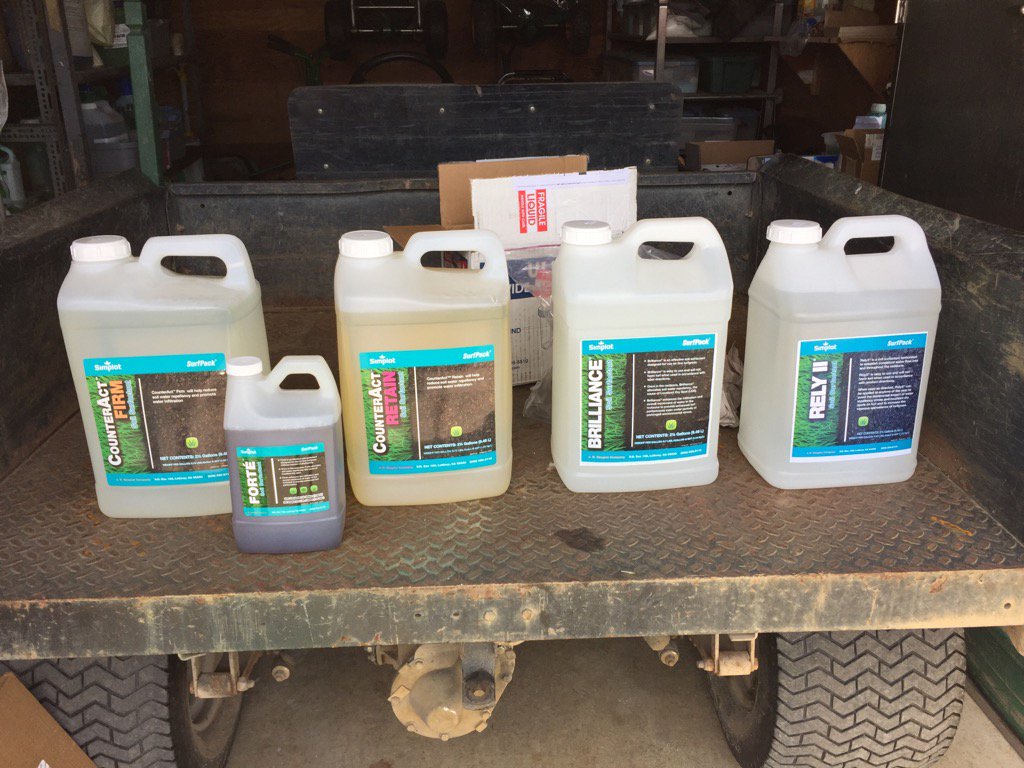 SimplotTurf's tweet photo. Getting ready for wetting agent trials on putting greens w/ Oregon State! #turf #research #surfpack https://t.co/36HzFNt8qs