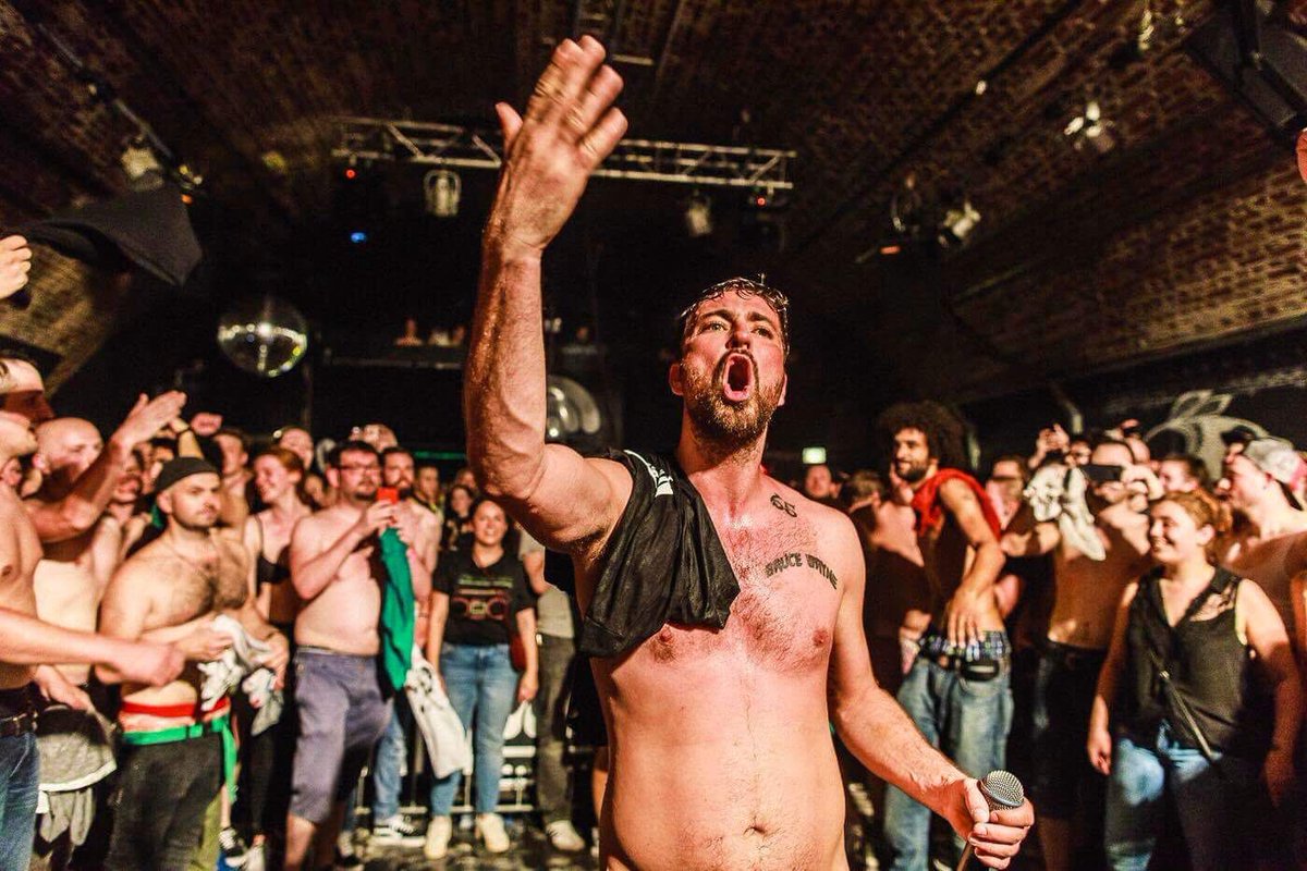 marteria's tweet photo. Saunaparty des Lebens in Kölle 💦 💦 💦 https://t.co/yHlPJxDZIH