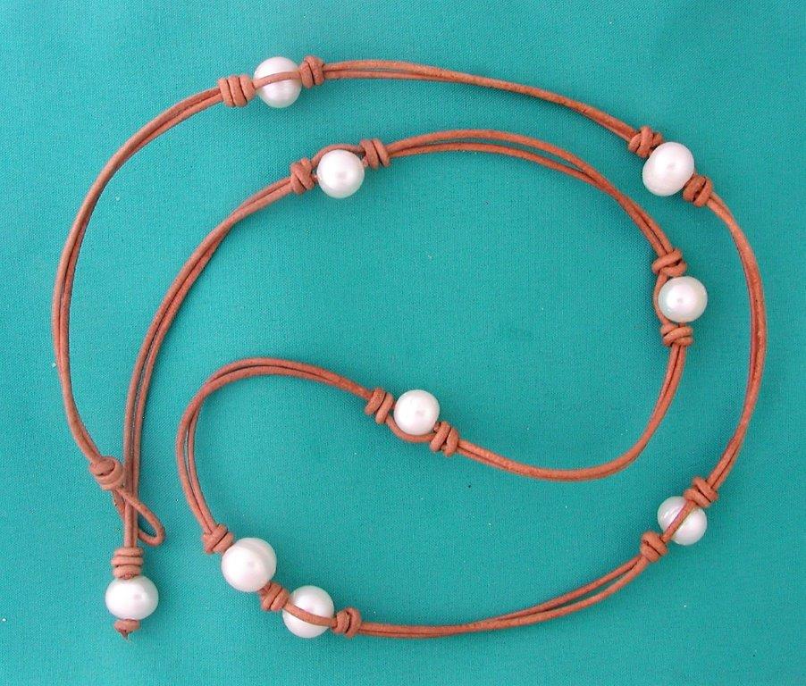 freebirdcreat's tweet photo. Is her birthday in June? That's next week! Her birthstone is pearls, and pearls are in. https://t.co/uTLEKW1EVx #birthdaypresent https://t.co/niV8Lt1GgG