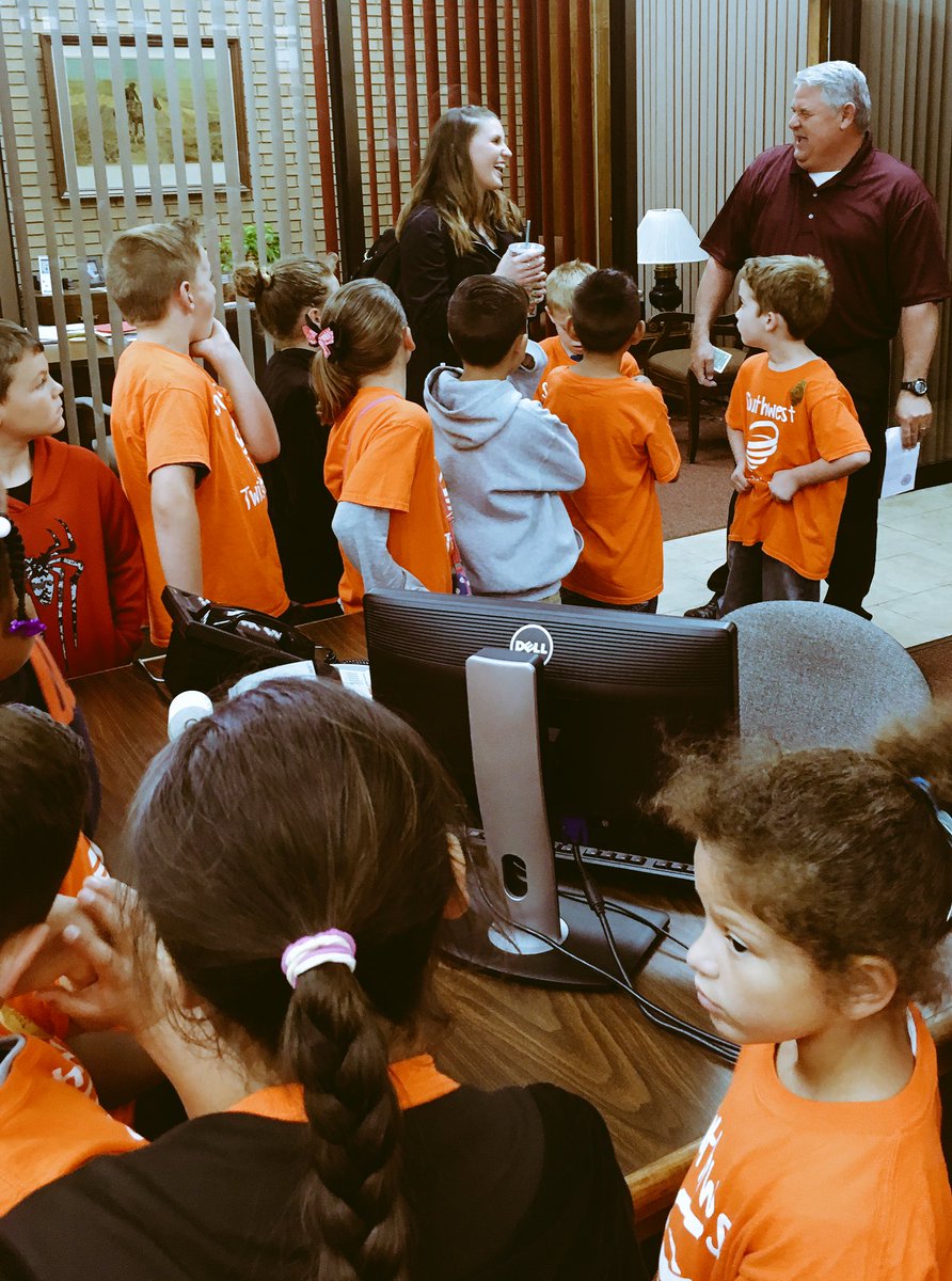 TeamMarshall2nd's tweet photo. Stop #3!! OB&amp;T- They gave every student a treat bag with a half dollar in it! Pretty Awesome!! #cpsreds #swelem https://t.co/svHUjZnMdx