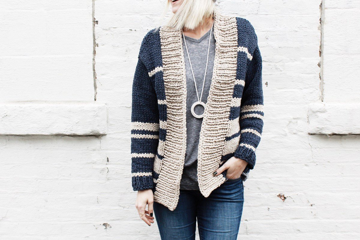 LionBrandYarn's tweet photo. How much do you love this Oxford Boyfriend Cardi? https://t.co/tZsThWtLmJ @alexitavel #Knit #KnitCardigan #KnitCardi https://t.co/wek2nOWjO6