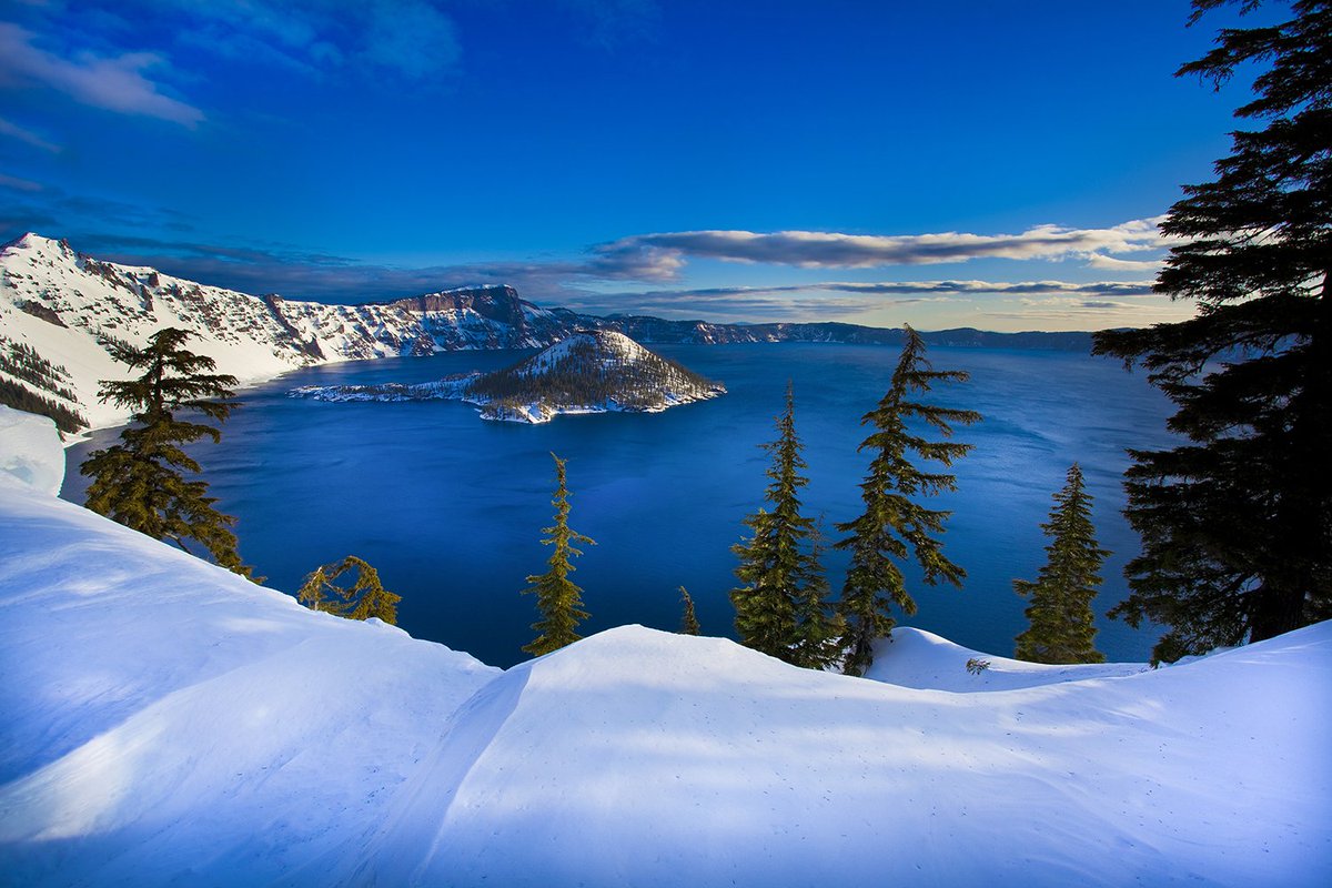 Happy 115th birthday <a href="/CraterLakeNPS/">Crater Lake</a>. RT to help the park celebrate! #Oregon