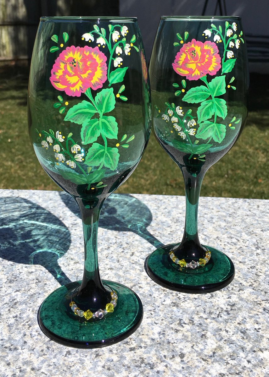 ipaintitpretty's tweet photo. Unique gift for a June bride https://t.co/Wq23SGp2U4 #juneweddinggift #junebirthflower #wineglasses #junebirthdaygift #roses #giftsforher https://t.co/urgNqoofcr