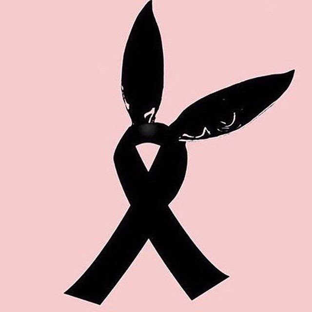 LiveNation's tweet image. Our hearts are with Manchester tonight. 🇬🇧 [ via @charliewalk ]
