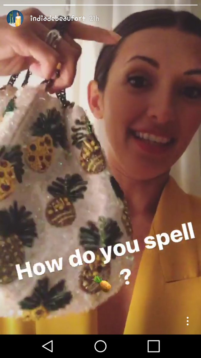 corinaboo323's tweet photo. @Indiadebeaufort is too precious. #pineapplebag #INeedToMeetHer #IllGiveHerABagOfPineapples https://t.co/QzEl1lUbHL