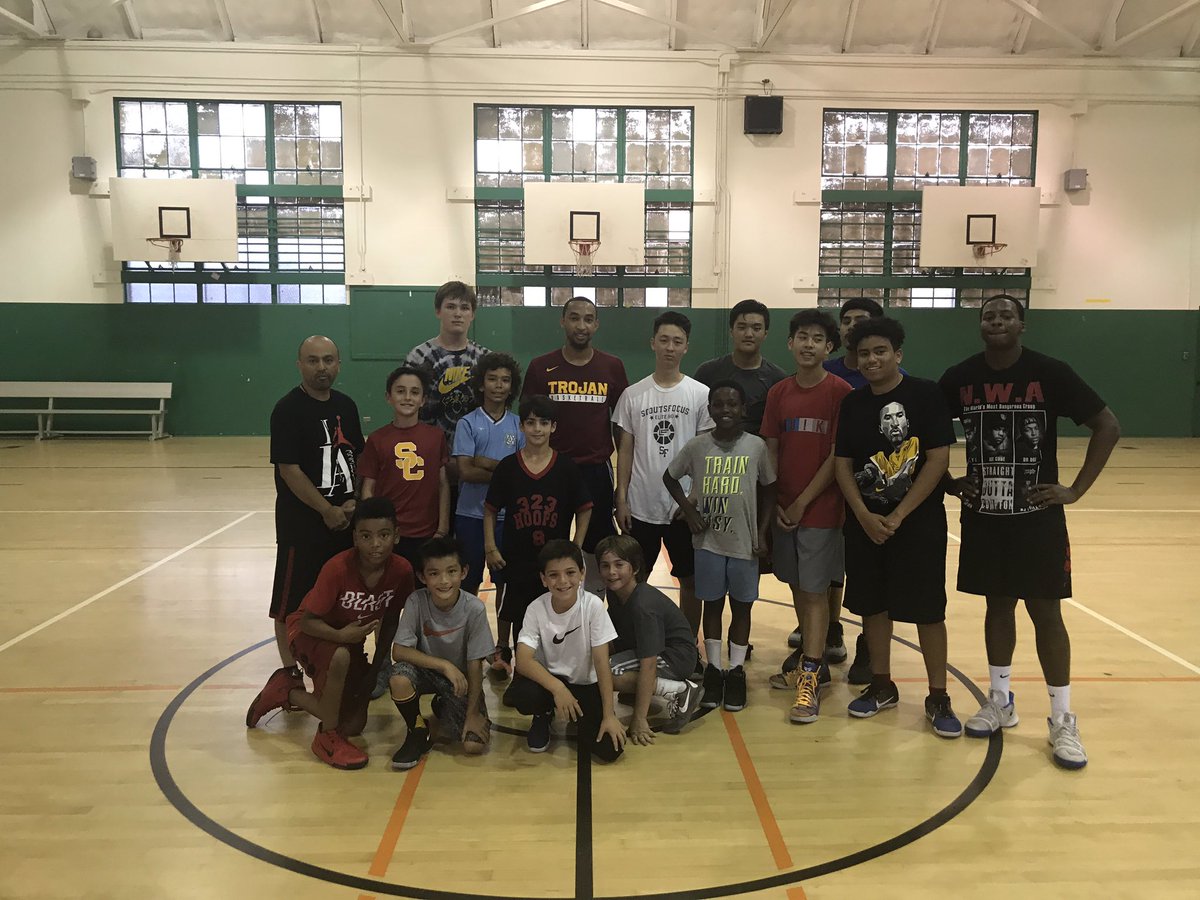 323hoops's tweet photo. Thank you Jordan McLaughlin starting point guard for USC for stopping by #323hoops practice today #basketball #323hoops #nike #jordan#family https://t.co/IUobxdwV9r